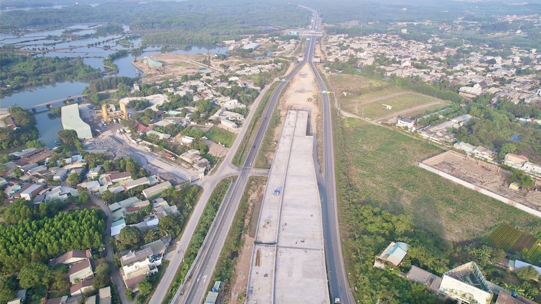 Dốc lực thi c&ocirc;ng n&uacute;t giao QL51 nối cao tốc Bến Lức - Long Th&agrave;nh v&agrave; Bi&ecirc;n H&ograve;a - Vũng T&agrave;u- Ảnh 8.