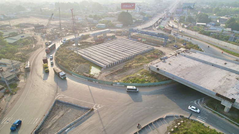Dốc lực thi c&ocirc;ng n&uacute;t giao QL51 nối cao tốc Bến Lức - Long Th&agrave;nh v&agrave; Bi&ecirc;n H&ograve;a - Vũng T&agrave;u- Ảnh 5.