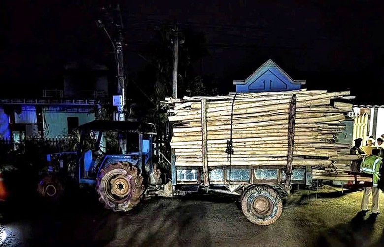 Xe m&aacute;y c&agrave;y chở keo tr&agrave;m g&acirc;y tai nạn l&agrave;m hai người tử vong.