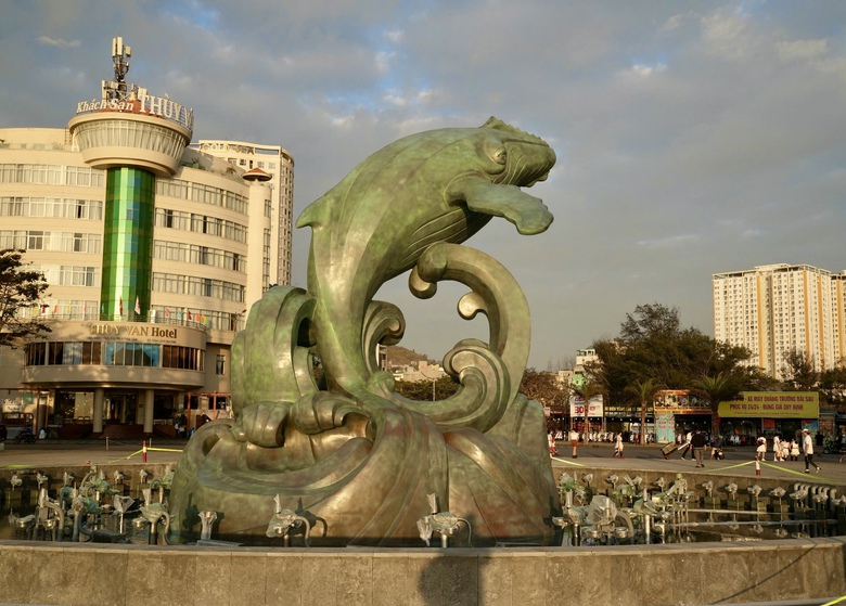 Cá Ông vươn mình - biểu tượng mới làm đẹp diện mạo phố biển Vũng Tàu- Ảnh 1. Cá Ông vươn mình - biểu tượng mới làm đẹp diện mạo phố biển Vũng Tàu- Ảnh 1.