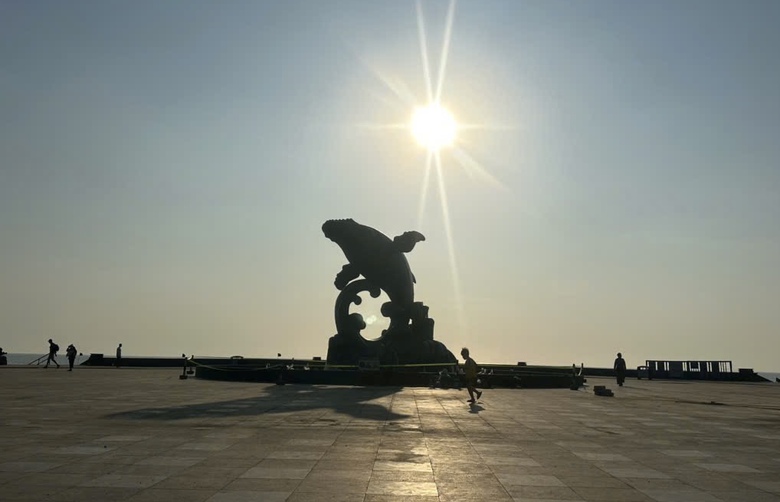 Cá Ông vươn mình - biểu tượng mới làm đẹp diện mạo phố biển Vũng Tàu- Ảnh 9. Cá Ông vươn mình - biểu tượng mới làm đẹp diện mạo phố biển Vũng Tàu- Ảnh 9.