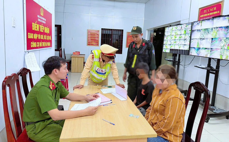 Đồng Nai: Bé trai 12 tuổi ném đá làm vỡ kính tàu hỏa- Ảnh 2. Đồng Nai: Bé trai 12 tuổi ném đá làm vỡ kính tàu hỏa- Ảnh 2.