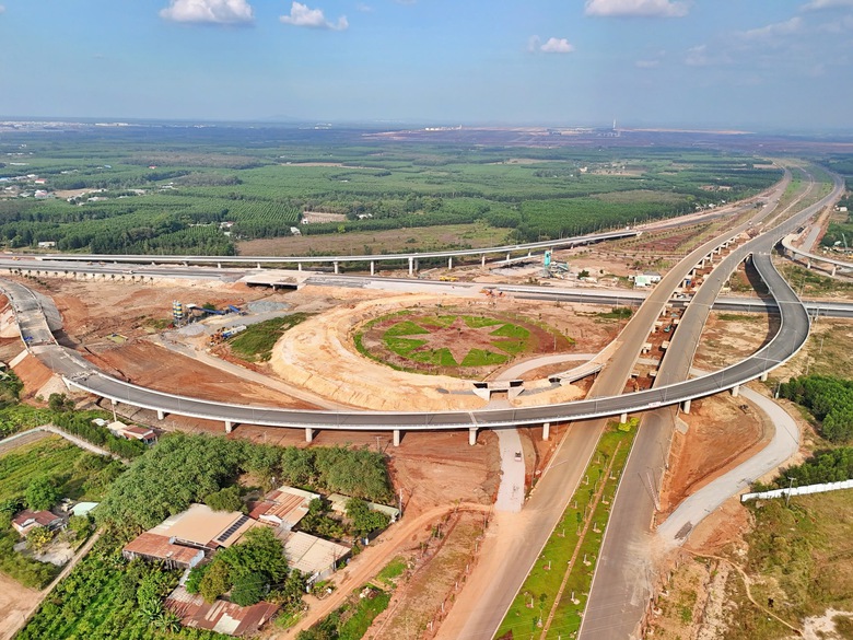 Loạt giải ph&aacute;p gỡ vướng mắc, kịp đưa cao tốc Bi&ecirc;n H&ograve;a - Vũng T&agrave;u khai th&aacute;c tạm trước 10/2- Ảnh 3.