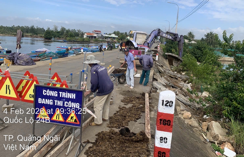 Quảng Ng&atilde;i: Tập trung sửa chữa đường để người d&acirc;n đi lại an to&agrave;n ng&agrave;y Tết- Ảnh 4.