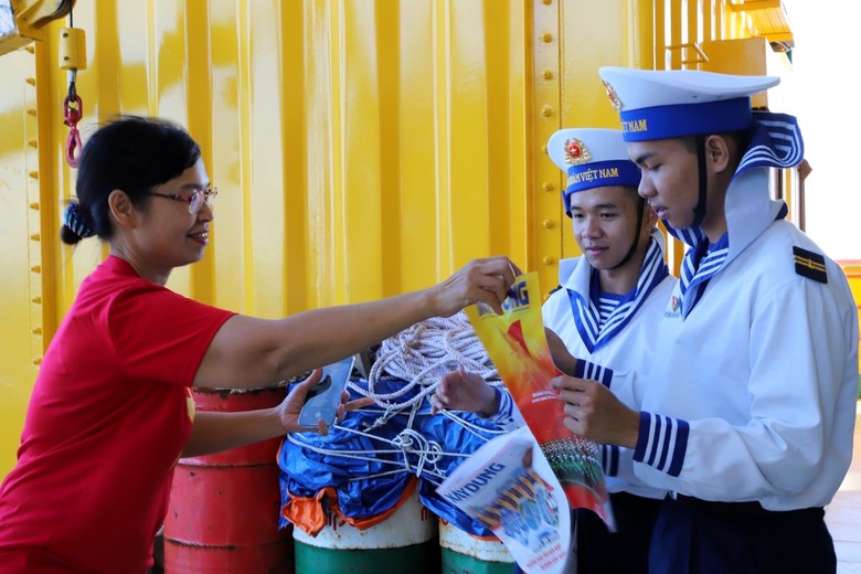 Tết nơi nh&agrave; gi&agrave;n DK1 v&agrave; những trang b&aacute;o ấm &aacute;p nghĩa t&igrave;nh- Ảnh 4.