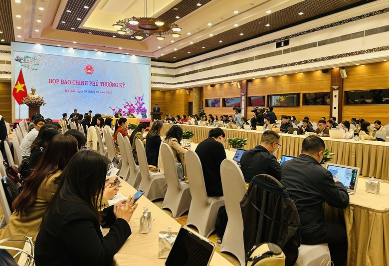 Siết quản lý an toàn thực phẩm, tăng cường bảo đảm trật tự an toàn giao thông dịp Tết- Ảnh 3. Siết quản lý an toàn thực phẩm, tăng cường bảo đảm trật tự an toàn giao thông dịp Tết- Ảnh 3.