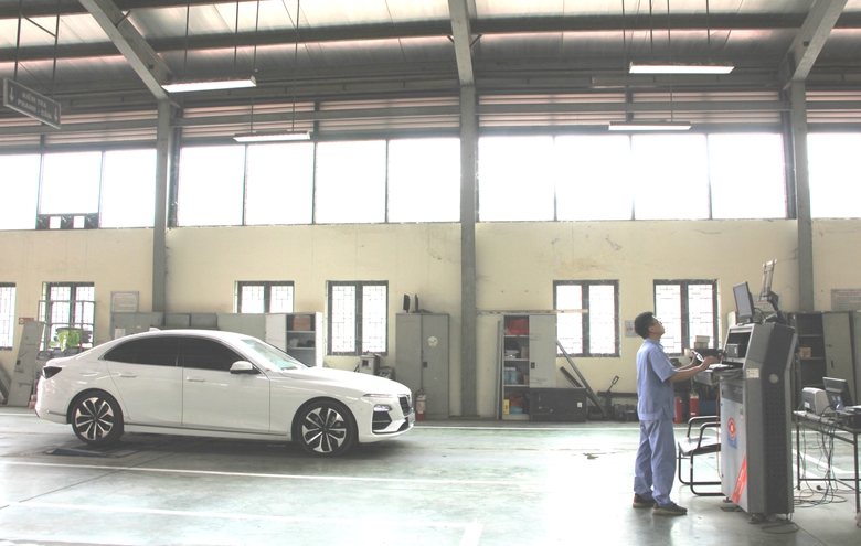 Người dân bất ngờ vì đăng kiểm ô tô sát Tết… quá nhanh- Ảnh 1. Người dân bất ngờ vì đăng kiểm ô tô sát Tết… quá nhanh- Ảnh 1.