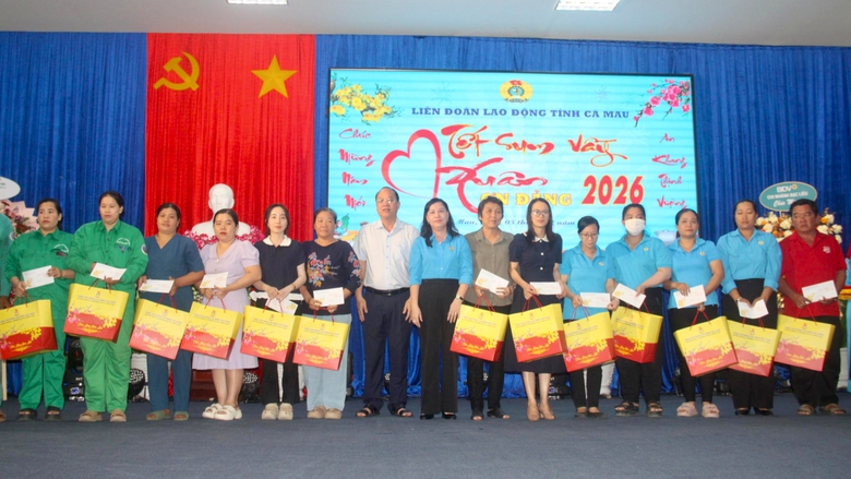 C&ocirc;ng đo&agrave;n C&agrave; Mau chăm lo Tết cho đo&agrave;n vi&ecirc;n, người lao động- Ảnh 3.