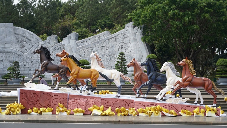 Ngắm linh vật bát mã nay, nhớ về hào khí Tây Sơn tam kiệt năm xưa- Ảnh 13. Ngắm linh vật bát mã nay, nhớ về hào khí Tây Sơn tam kiệt năm xưa- Ảnh 13.