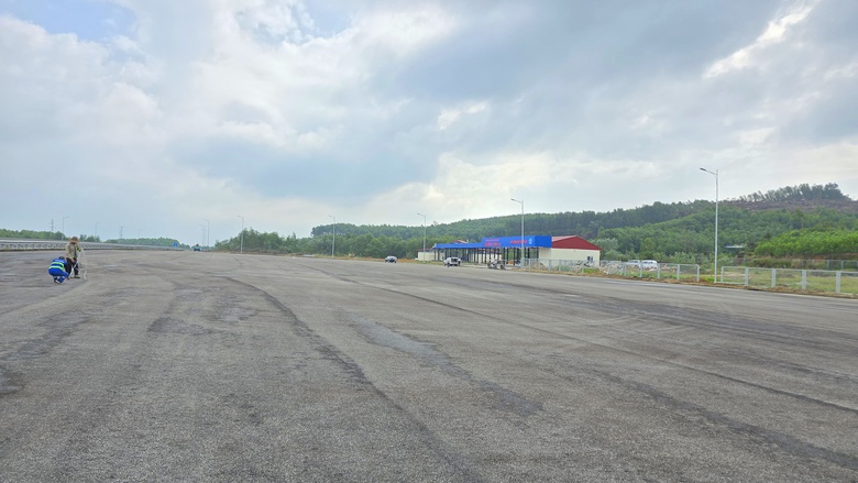 VEC khảo s&aacute;t sự h&agrave;i l&ograve;ng của kh&aacute;ch về điểm dừng xe tr&ecirc;n cao tốc Đ&agrave; Nẵng - Quảng Ng&atilde;i- Ảnh 1.