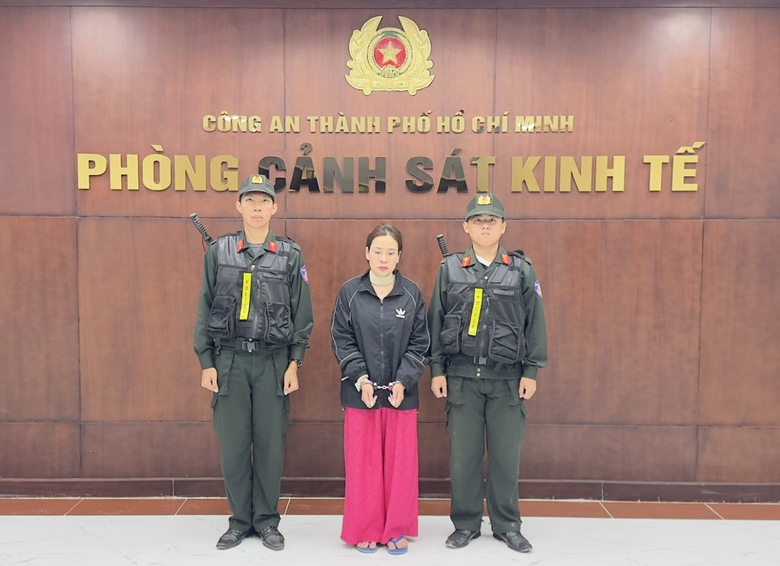 C&ocirc;ng an TP.HCM ph&aacute; đường d&acirc;y mua b&aacute;n h&oacute;a đơn, giao dịch ngh&igrave;n tỷ đồng- Ảnh 1.