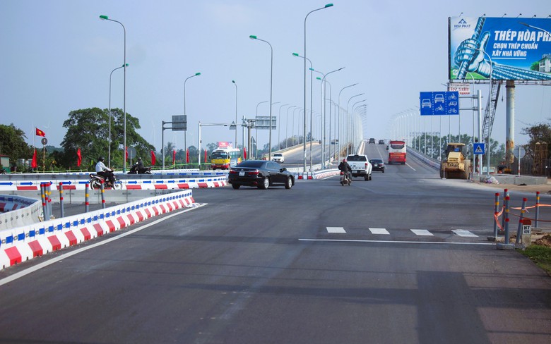 Ho&agrave;n th&agrave;nh mở rộng hai cầu tr&ecirc;n quốc lộ 1 qua Quảng Trị, x&oacute;a điểm nghẽn lưu th&ocirc;ng dịp Tết- Ảnh 11.