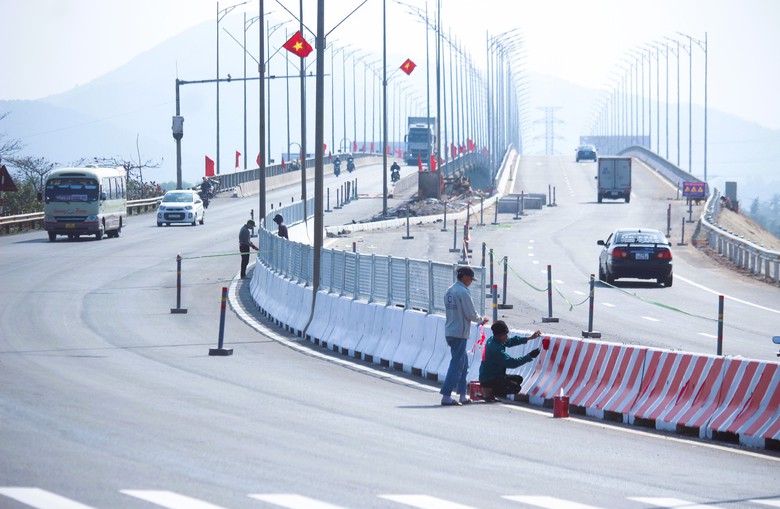 Ho&agrave;n th&agrave;nh mở rộng hai cầu tr&ecirc;n quốc lộ 1 qua Quảng Trị, x&oacute;a điểm nghẽn lưu th&ocirc;ng dịp Tết- Ảnh 13.