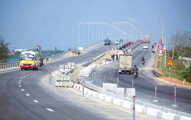 Ho&agrave;n th&agrave;nh mở rộng hai cầu tr&ecirc;n quốc lộ 1 qua Quảng Trị, x&oacute;a điểm nghẽn lưu th&ocirc;ng dịp Tết- Ảnh 9.