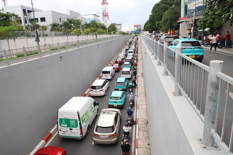 Có nhà ga T3, vì sao giao thông quanh sân bay Tân Sơn Nhất vẫn ùn ứ?- Ảnh 3. Có nhà ga T3, vì sao giao thông quanh sân bay Tân Sơn Nhất vẫn ùn ứ?- Ảnh 3.
