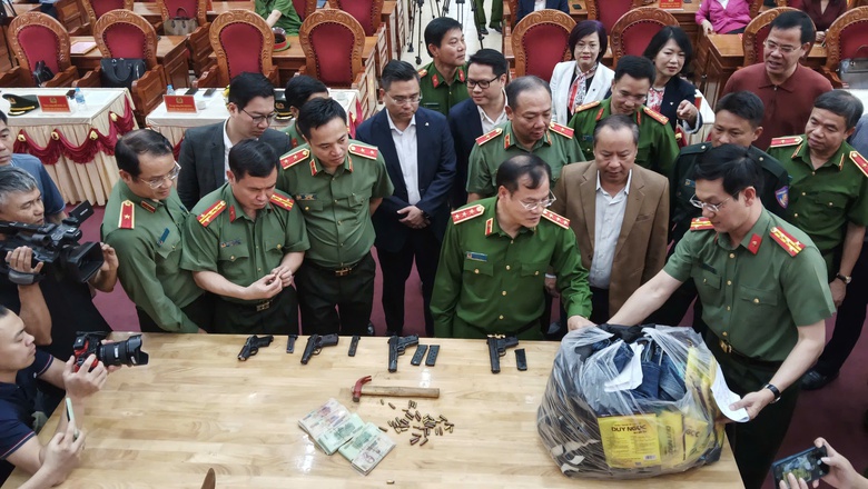 C&ocirc;ng an tỉnh Gia Lai c&ocirc;ng bố danh t&iacute;nh hai đối tượng vụ cướp ng&acirc;n h&agrave;ng- Ảnh 1.