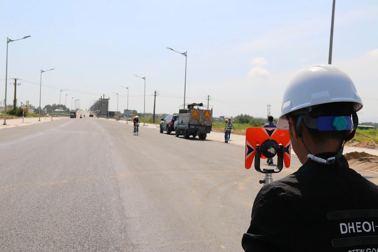 Sẵn s&agrave;ng th&ocirc;ng xe cầu thứ 7 bắc qua s&ocirc;ng Tr&agrave; Kh&uacute;c phục vụ người d&acirc;n đi lại dịp Tết- Ảnh 3.