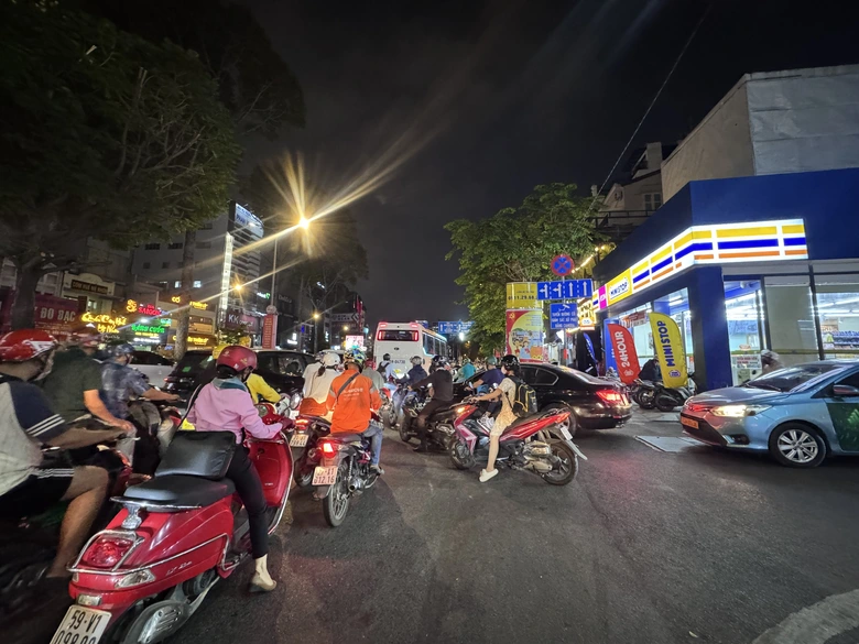 Có nhà ga T3, vì sao giao thông quanh sân bay Tân Sơn Nhất vẫn ùn ứ?- Ảnh 2. Có nhà ga T3, vì sao giao thông quanh sân bay Tân Sơn Nhất vẫn ùn ứ?- Ảnh 2.