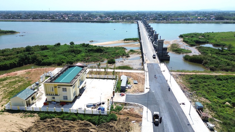 Sẵn s&agrave;ng th&ocirc;ng xe cầu thứ 7 bắc qua s&ocirc;ng Tr&agrave; Kh&uacute;c phục vụ người d&acirc;n đi lại dịp Tết- Ảnh 9.