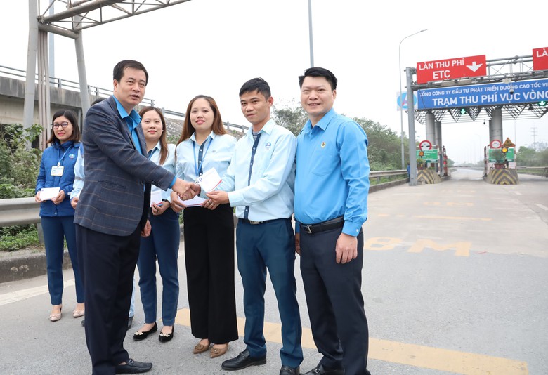 Để mỗi người lao động ng&agrave;nh X&acirc;y dựng đều c&oacute; một c&aacute;i Tết ấm &aacute;p- Ảnh 1.