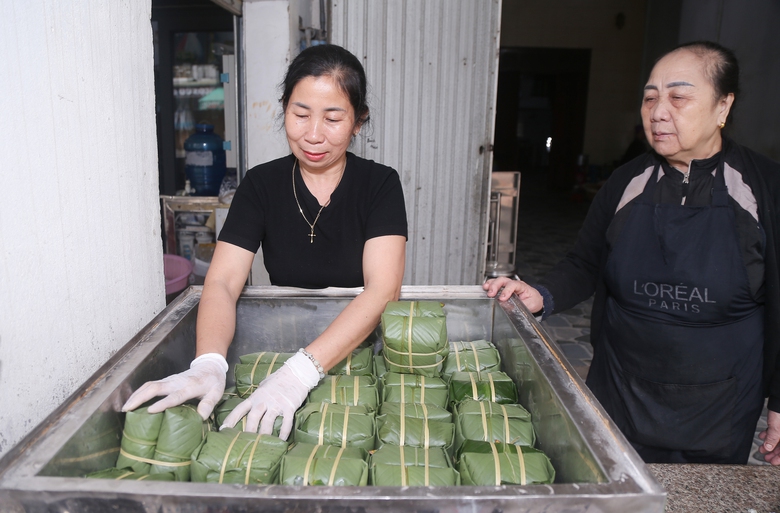 L&agrave;ng b&aacute;nh chưng gần trăm tuổi xứ Nghệ rộn r&agrave;ng v&agrave;o vụ Tết- Ảnh 6.