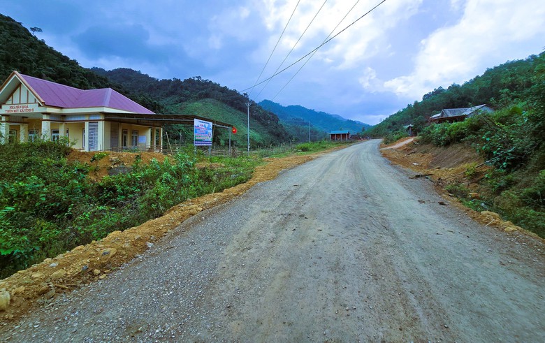 Cận cảnh tuyến nối hai nhánh đường Hồ Chí Minh vừa được lùi hạn hoàn thành sang 2026- Ảnh 9. Cận cảnh tuyến nối hai nhánh đường Hồ Chí Minh vừa được lùi hạn hoàn thành sang 2026- Ảnh 9.