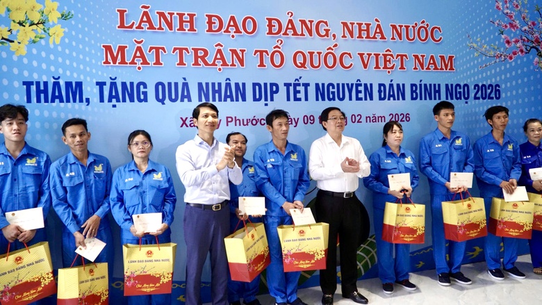 C&ocirc;ng nh&acirc;n, người lao động đ&oacute;ng g&oacute;p quan trọng cho sự ph&aacute;t triển của đất nước- Ảnh 3.