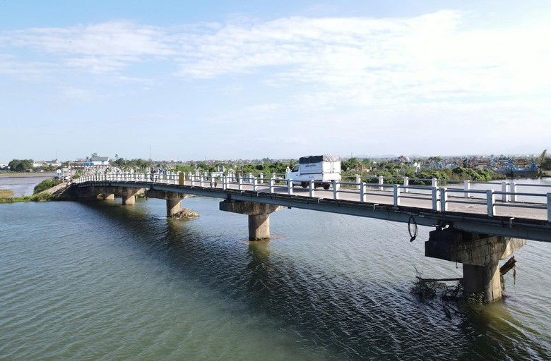 Cận cảnh cầu Thanh H&agrave; xuống cấp, sắp được x&acirc;y mới ở Huế- Ảnh 12.
