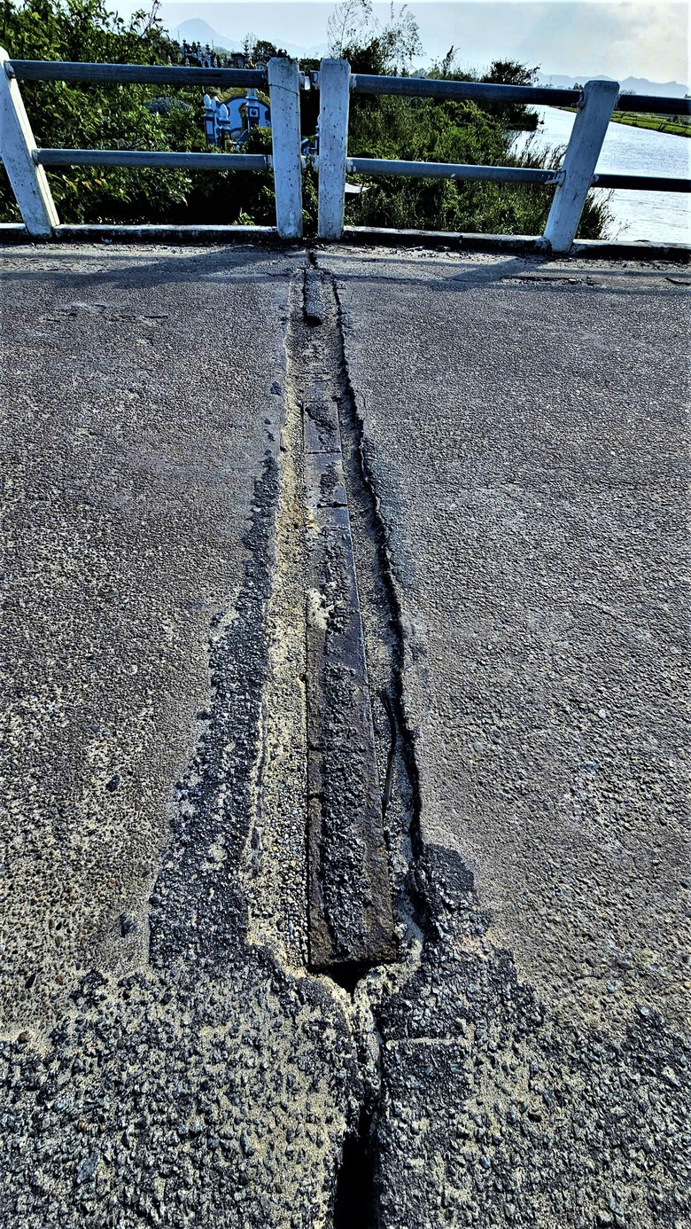 Cận cảnh cầu Thanh H&agrave; xuống cấp, sắp được x&acirc;y mới ở Huế- Ảnh 8.