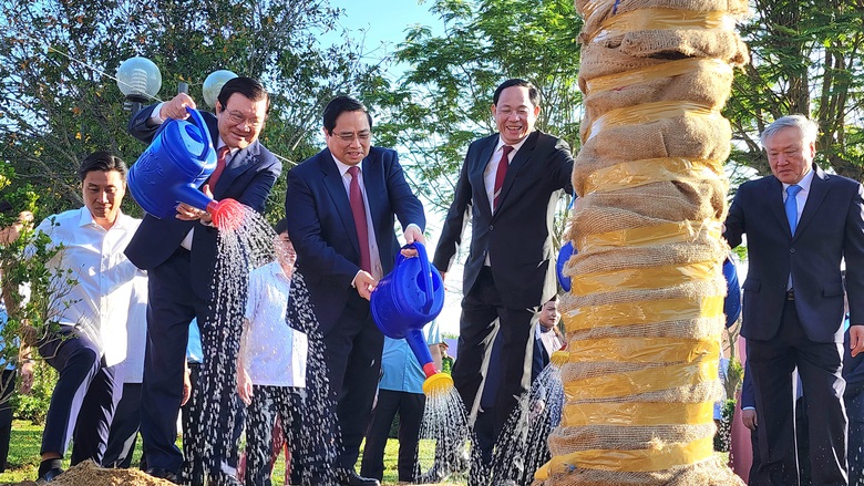 Thủ tướng Phạm Văn Đồng: Người cộng sản ki&ecirc;n trung, l&atilde;nh đạo kiệt xuất của đất nước- Ảnh 4.