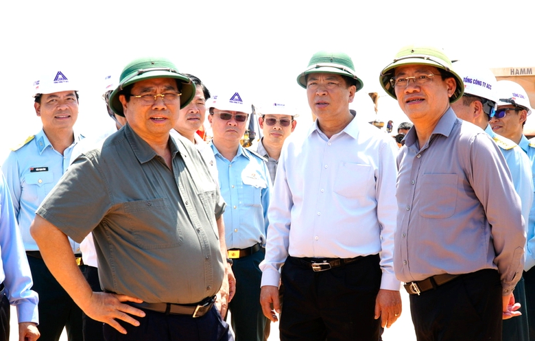 Tăng tốc thi c&ocirc;ng, khai th&aacute;c dự &aacute;n mở rộng s&acirc;n bay Ph&ugrave; C&aacute;t vượt tiến độ 3 th&aacute;ng- Ảnh 5.