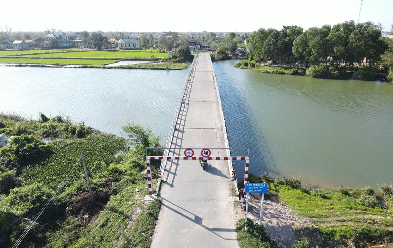 Cận cảnh cầu Thanh H&agrave; xuống cấp, sắp được x&acirc;y mới ở Huế- Ảnh 13.