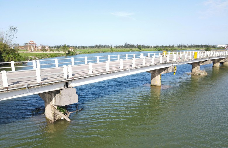 Cận cảnh cầu Thanh H&agrave; xuống cấp, sắp được x&acirc;y mới ở Huế- Ảnh 5.