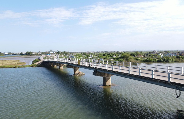 Cận cảnh cầu Thanh H&agrave; xuống cấp, sắp được x&acirc;y mới ở Huế- Ảnh 7.
