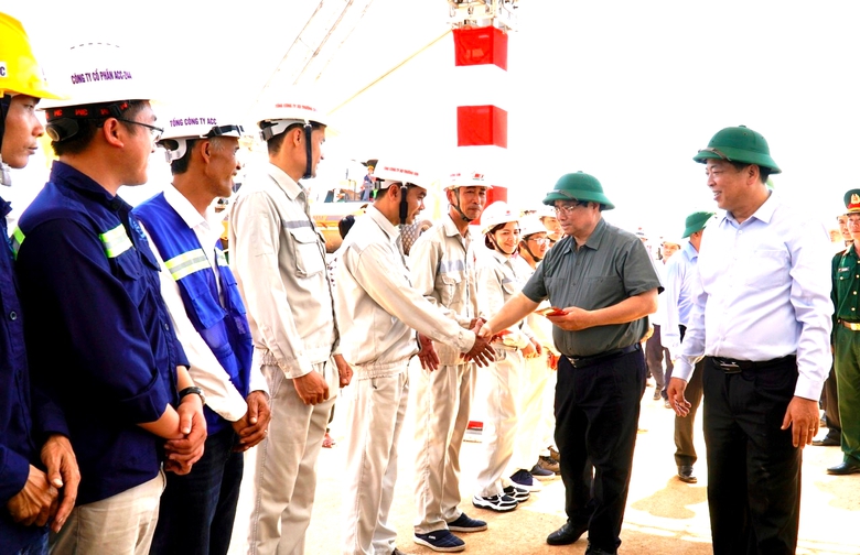 Tăng tốc thi c&ocirc;ng, khai th&aacute;c dự &aacute;n mở rộng s&acirc;n bay Ph&ugrave; C&aacute;t vượt tiến độ 3 th&aacute;ng- Ảnh 9.