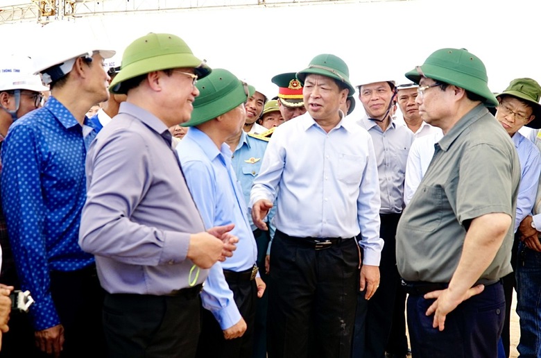 Tăng tốc thi c&ocirc;ng, khai th&aacute;c dự &aacute;n mở rộng s&acirc;n bay Ph&ugrave; C&aacute;t vượt tiến độ 3 th&aacute;ng- Ảnh 6.