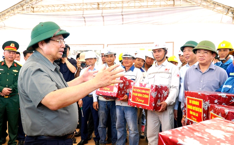 Tăng tốc thi c&ocirc;ng, khai th&aacute;c dự &aacute;n mở rộng s&acirc;n bay Ph&ugrave; C&aacute;t vượt tiến độ 3 th&aacute;ng- Ảnh 8.