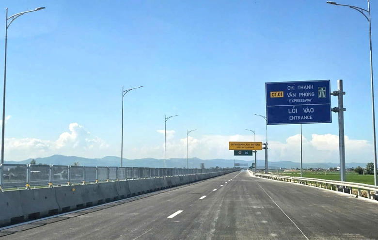 Phấn đấu ho&agrave;n th&agrave;nh cao tốc Ch&iacute; Thạnh - V&acirc;n Phong trong th&aacute;ng 3- Ảnh 3.