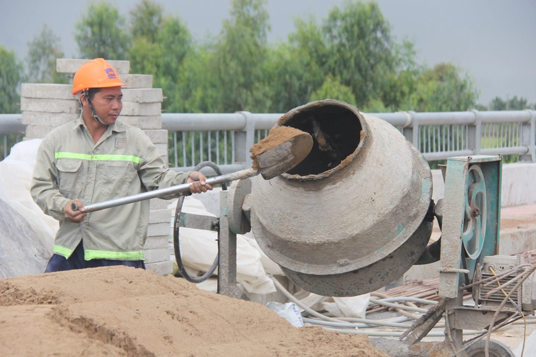 Đồng Tháp: Thiếu vật liệu, đường gần 1.000 tỷ đồng có cán đích đúng hẹn cuối năm 2026?- Ảnh 2. Đồng Tháp: Thiếu vật liệu, đường gần 1.000 tỷ đồng có cán đích đúng hẹn cuối năm 2026?- Ảnh 2.
