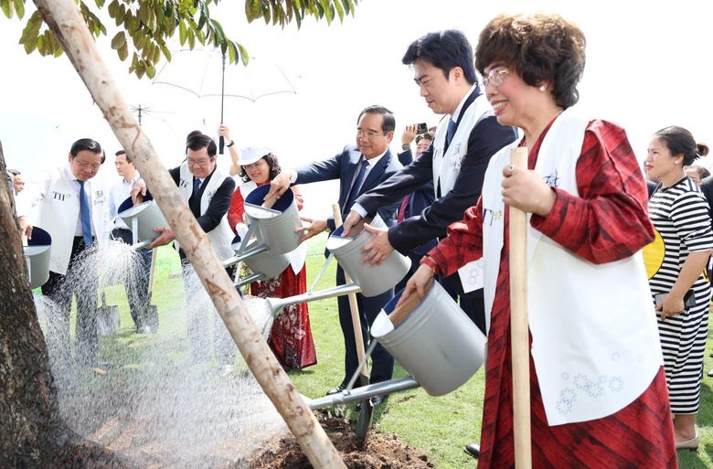 Tập đoàn TH khởi công nhà máy chế biến thực phẩm sạch công suất 1 triệu tấn- Ảnh 3. Tập đoàn TH khởi công nhà máy chế biến thực phẩm sạch công suất 1 triệu tấn- Ảnh 3.