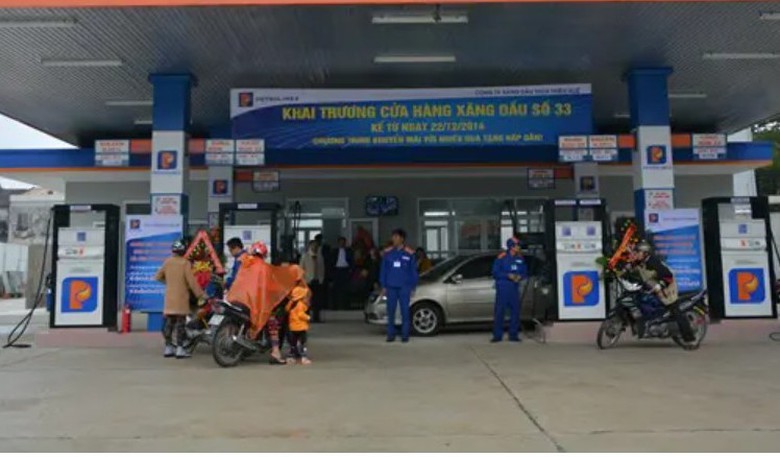 Huế: Công bố đường dây nóng để xử lý nghiêm các cây xăng dầu "găm hàng"- Ảnh 1. Huế: Công bố đường dây nóng để xử lý nghiêm các cây xăng dầu "găm hàng"- Ảnh 1.