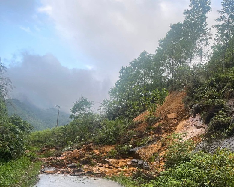 Quảng Ng&atilde;i: Khẩn trương th&ocirc;ng đường li&ecirc;n x&atilde;, đảm bảo giao th&ocirc;ng trước thềm bầu cử- Ảnh 1.