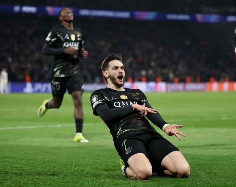 Thắng đậm Chelsea, PSG đặt một ch&acirc;n v&agrave;o tứ kết Champions League- Ảnh 2.