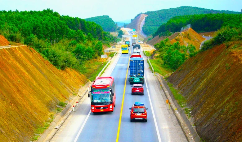 Tìm giải pháp giảm áp lực chi phí cho doanh nghiệp vận tải đường bộ- Ảnh 1. Tìm giải pháp giảm áp lực chi phí cho doanh nghiệp vận tải đường bộ- Ảnh 1.