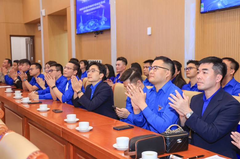 Bộ trưởng Trần Hồng Minh: Tuổi trẻ Xây dựng giữ vững "tâm trong, trí sáng, hoài bão lớn"- Ảnh 11. Bộ trưởng Trần Hồng Minh: Tuổi trẻ Xây dựng giữ vững "tâm trong, trí sáng, hoài bão lớn"- Ảnh 11.