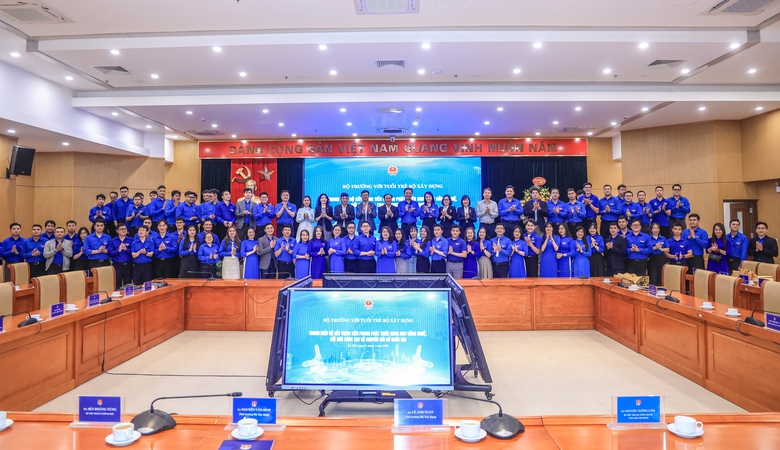 Bộ trưởng Trần Hồng Minh: Tuổi trẻ Xây dựng giữ vững "tâm trong, trí sáng, hoài bão lớn"- Ảnh 10. Bộ trưởng Trần Hồng Minh: Tuổi trẻ Xây dựng giữ vững "tâm trong, trí sáng, hoài bão lớn"- Ảnh 10.