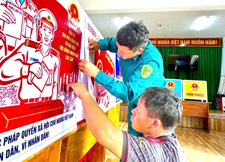 Gia Lai: Rộn r&agrave;ng sắc đỏ cờ hoa, h&aacute;o hức chờ ng&agrave;y bầu cử nơi đảo xa- Ảnh 6.