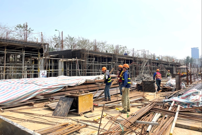 Quy định cấp ph&eacute;p x&acirc;y dựng tối đa 10 ng&agrave;y đối với c&ocirc;ng tr&igrave;nh, 7 ng&agrave;y với nh&agrave; ở ri&ecirc;ng lẻ- Ảnh 1.