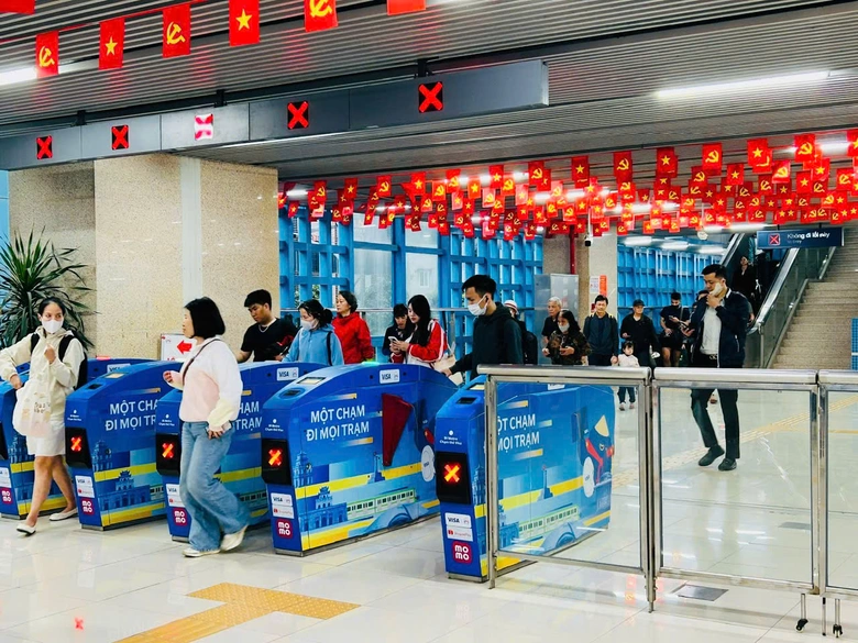 H&agrave; Nội: Nhiều người thay đổi th&oacute;i quen đi lại sau biến động gi&aacute; xăng dầu- Ảnh 4.