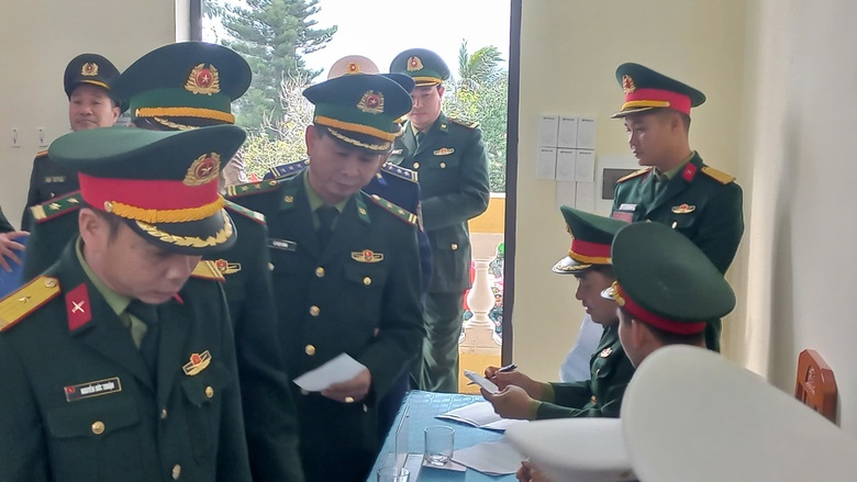 Hải Ph&ograve;ng: Cử tri đặc khu Bạch Long Vĩ n&ocirc; nức bầu cử sớm- Ảnh 4.